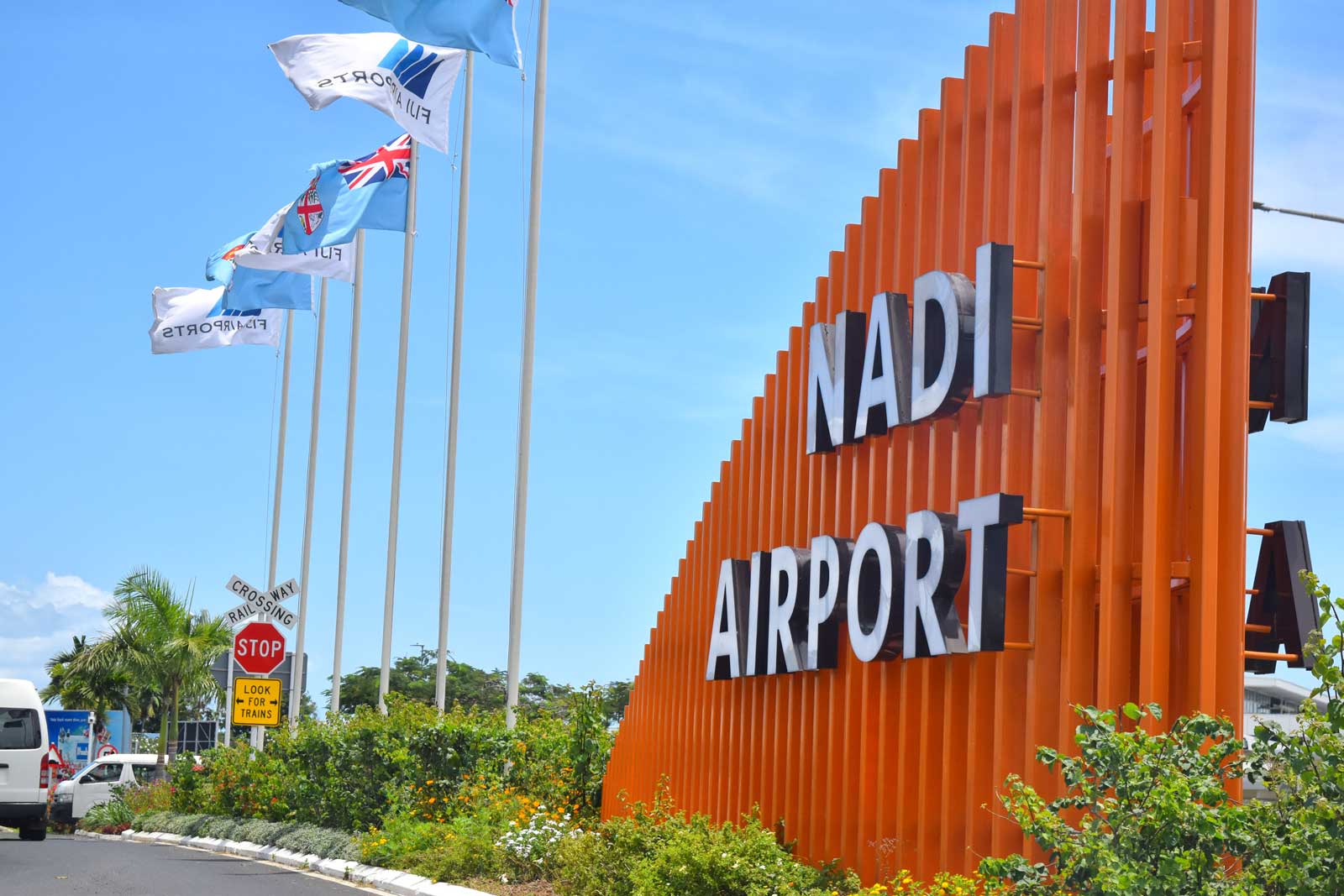 HEADER-The-cheapest-airport-transfers-in-Fiji-Credit-fijipocketguide.com